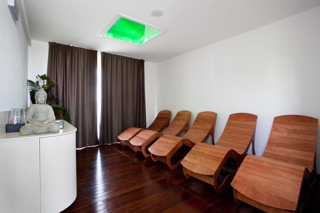 Colombo 4*